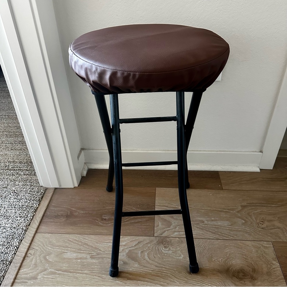 NWOT TFlower Bar Round Faux Leather Coffee Color Brown 13” Inch Slip Seat Cover - Picture 12 of 12